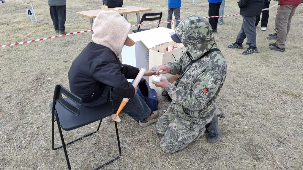 Активно продолжается второй день соревнований по ракетам на острове Богородский.   Погода испытывает