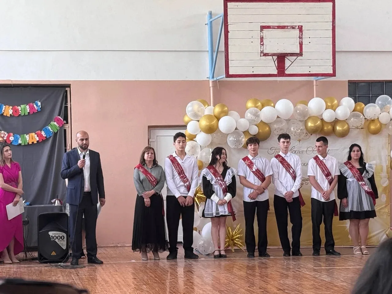 Последний звонок в Грушевской школе: слёзы счастья, воздух родной школы и добрые напутс...