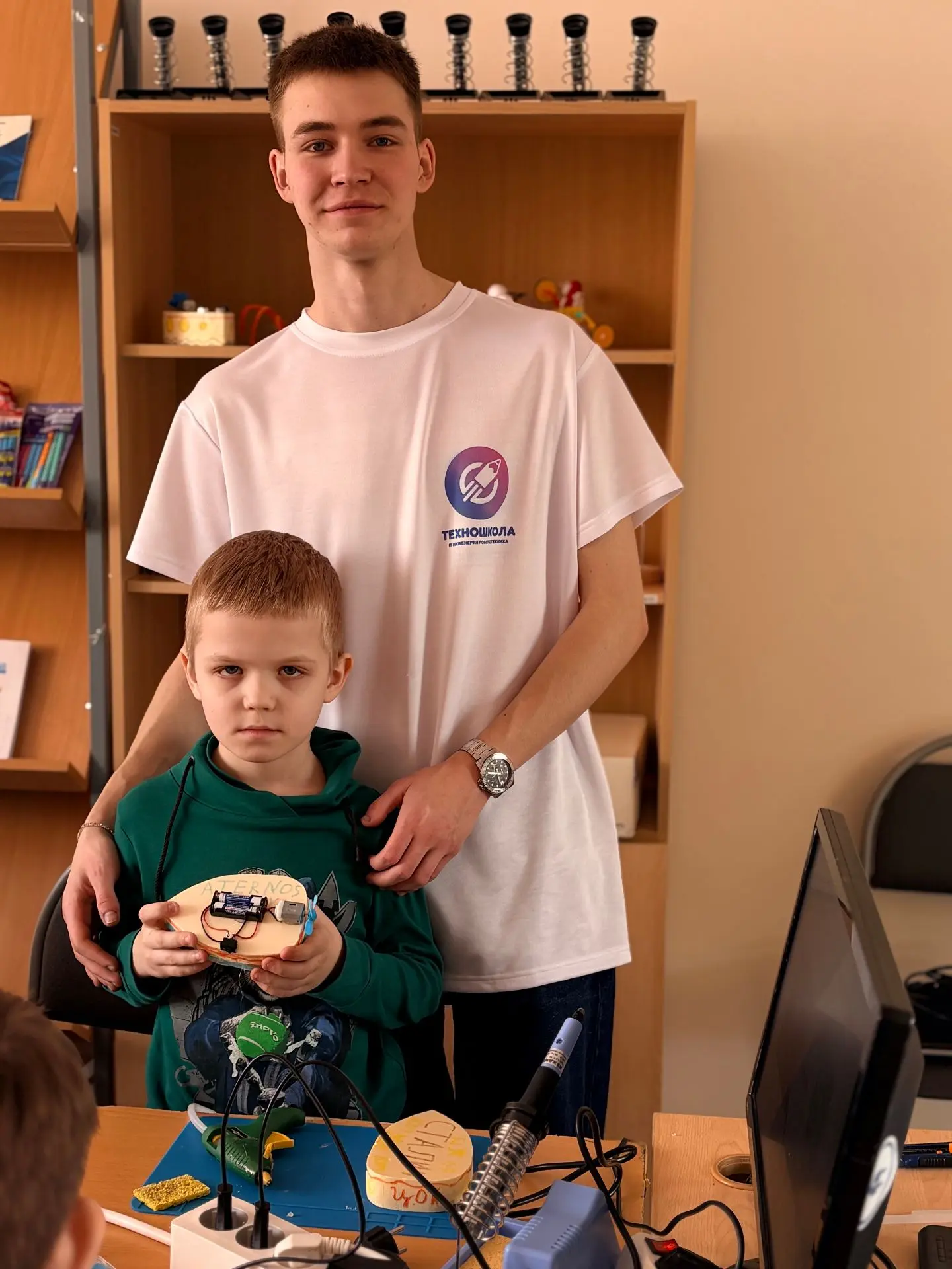 🚀Ура, ура, ура!   В нашей школе состоялось открытие инженерного кабинета с курсами Электроника от Ин