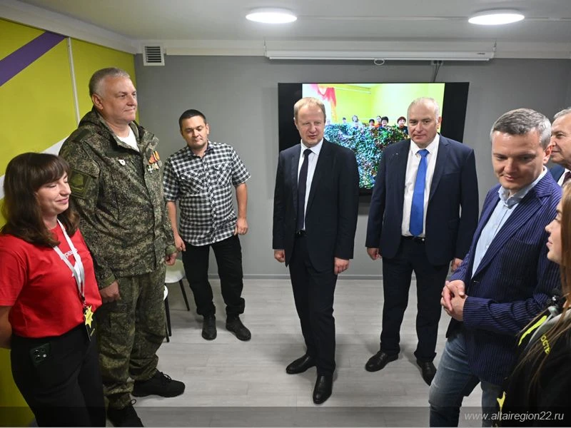 🎨 Депутаты АКЗС посетили обновленный молодежный центр «Юность» в селе Смоленском

📌 Председатель к