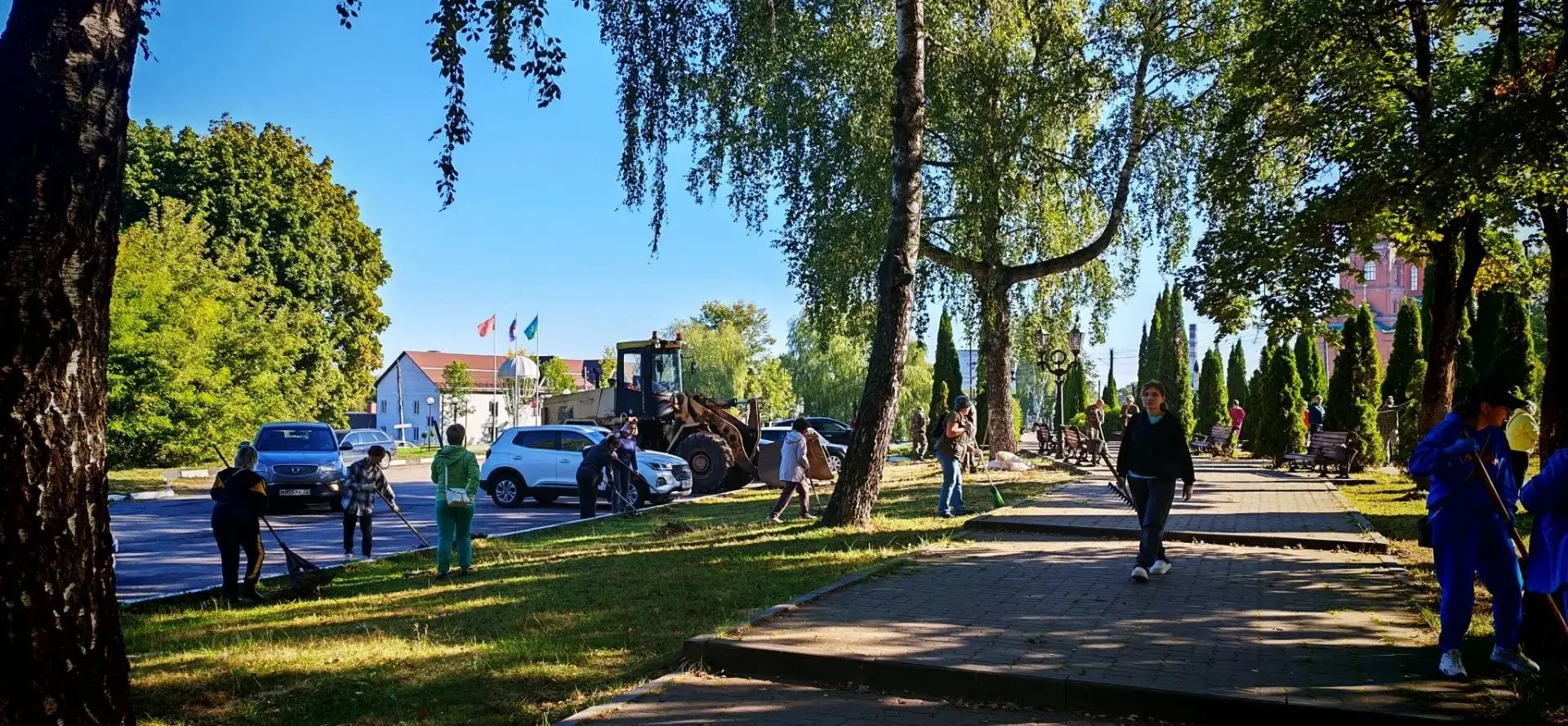 🏙️ В городе Клинцы в рамках общеобластного субботника проведены мероприятия по благоус...