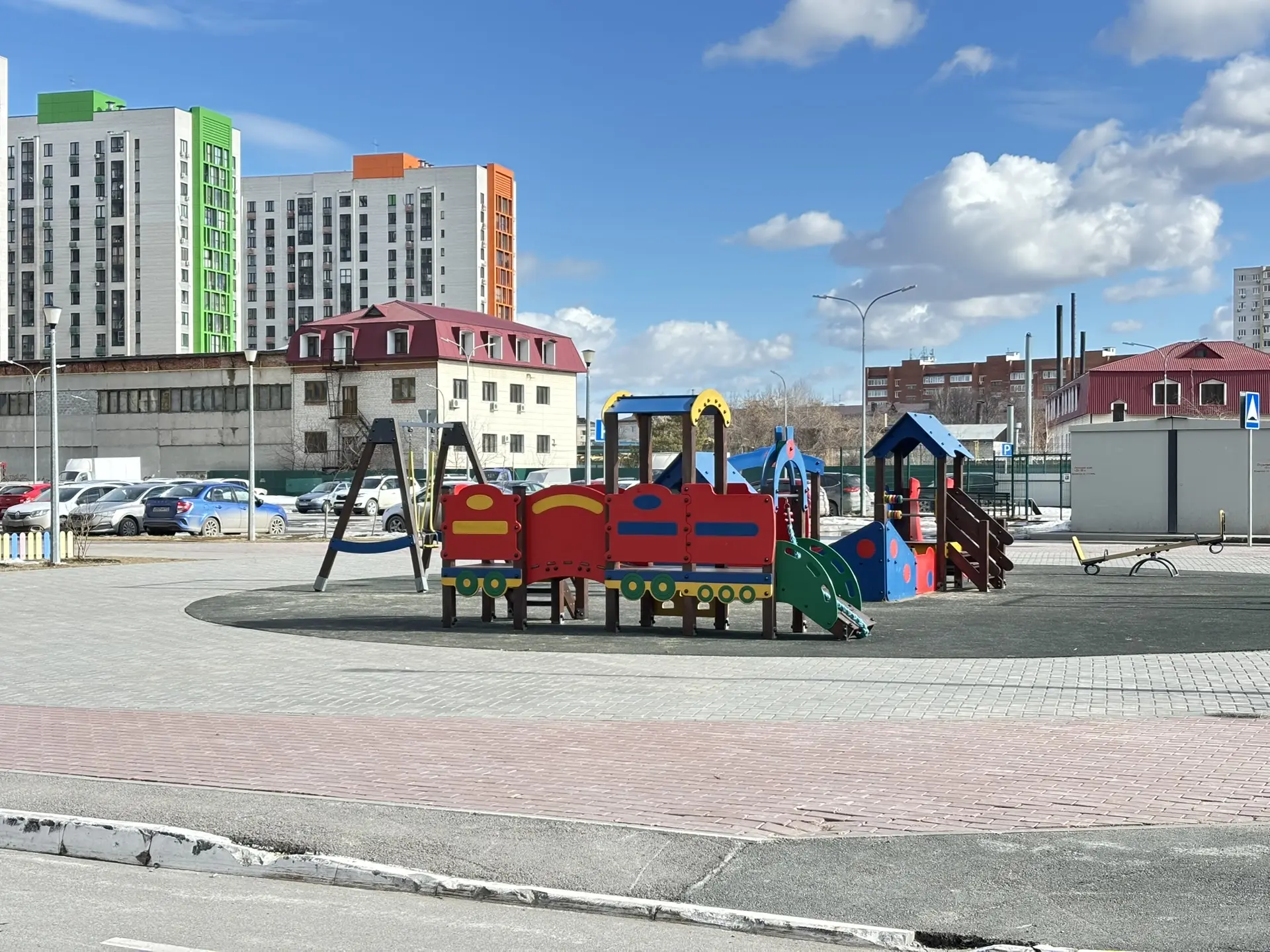 Уютная студия 😎
По адресу Комбинатская 54 к 2. Район дом обороны. В близи: тц Мальвинка, Амбар, Фла