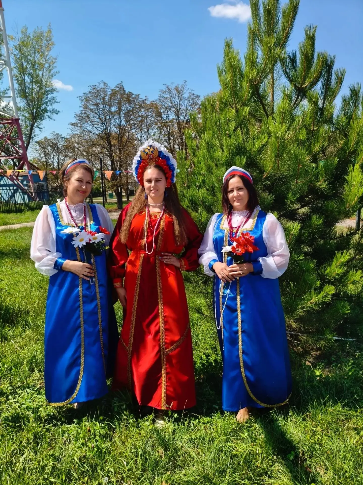 Позравляем жителей нашей любимой  России с Днем флага!🇷🇺