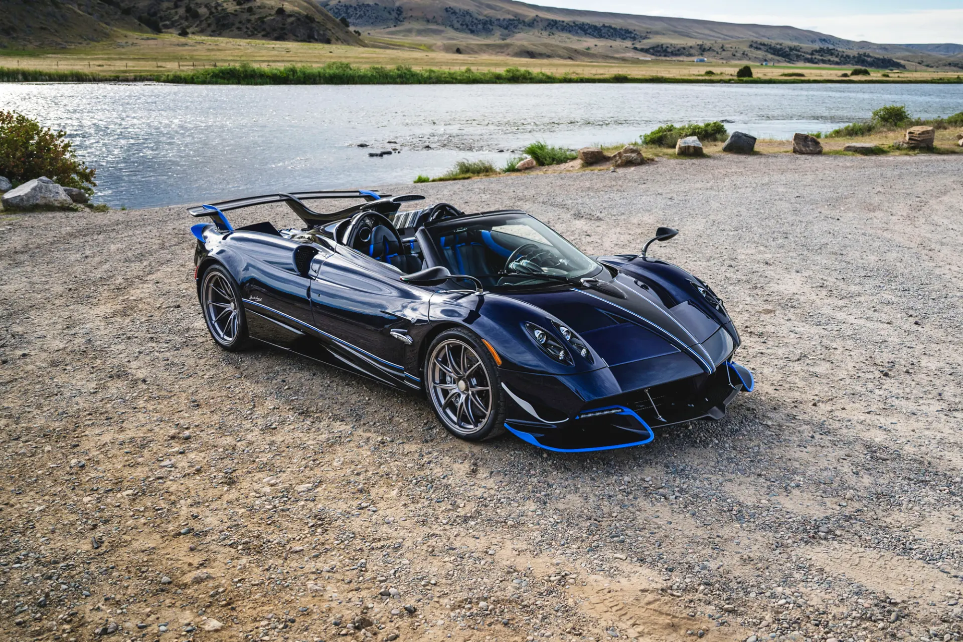 Уникальный экземпляр суперкара "Pagani Huayra Roadster" с собственным именем "Executor" уйдёт с моло