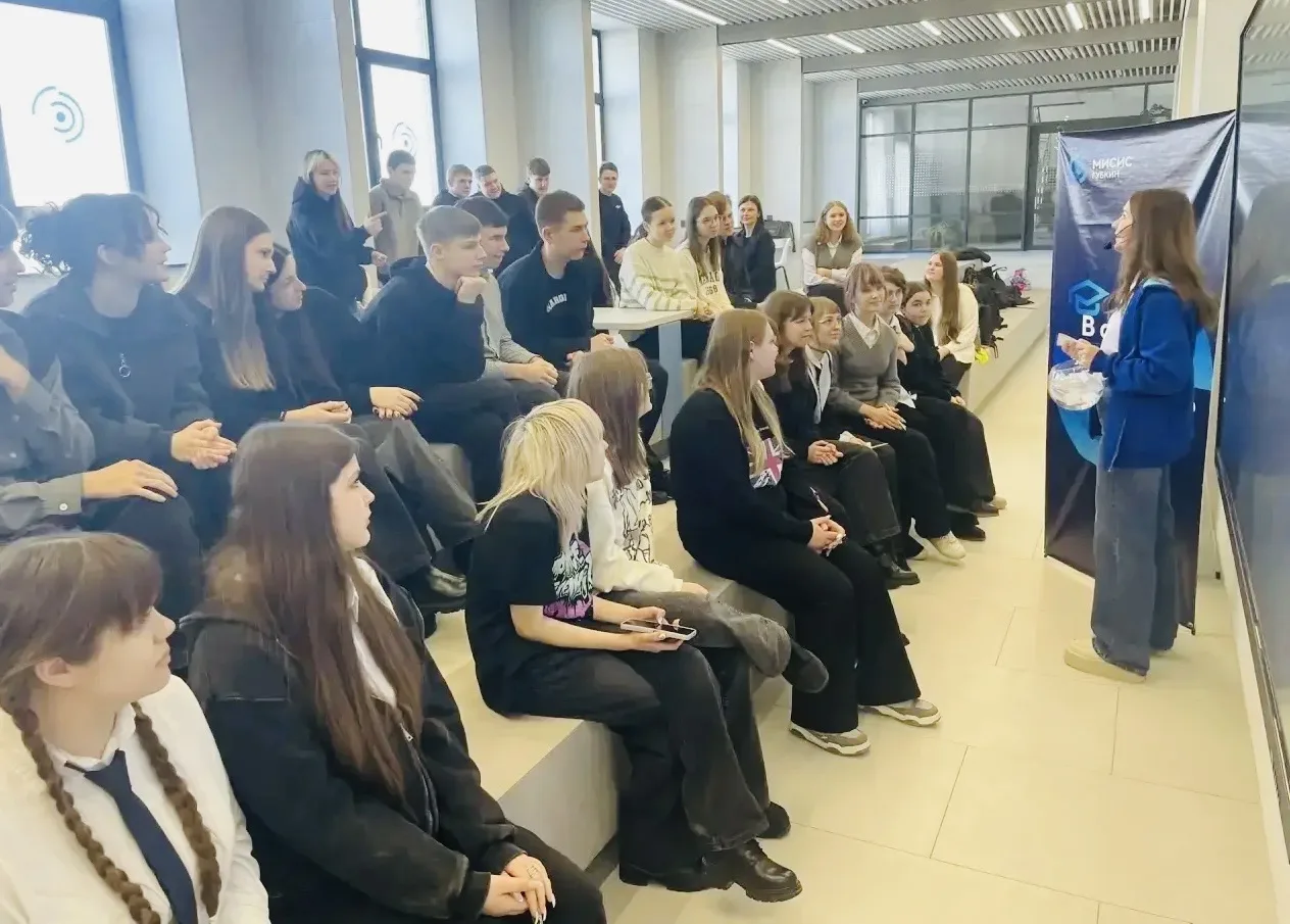 Школа и университет: синергия знаний🎓  Ученики  9А и 9Б классов нашего комплекса совершили увлекател