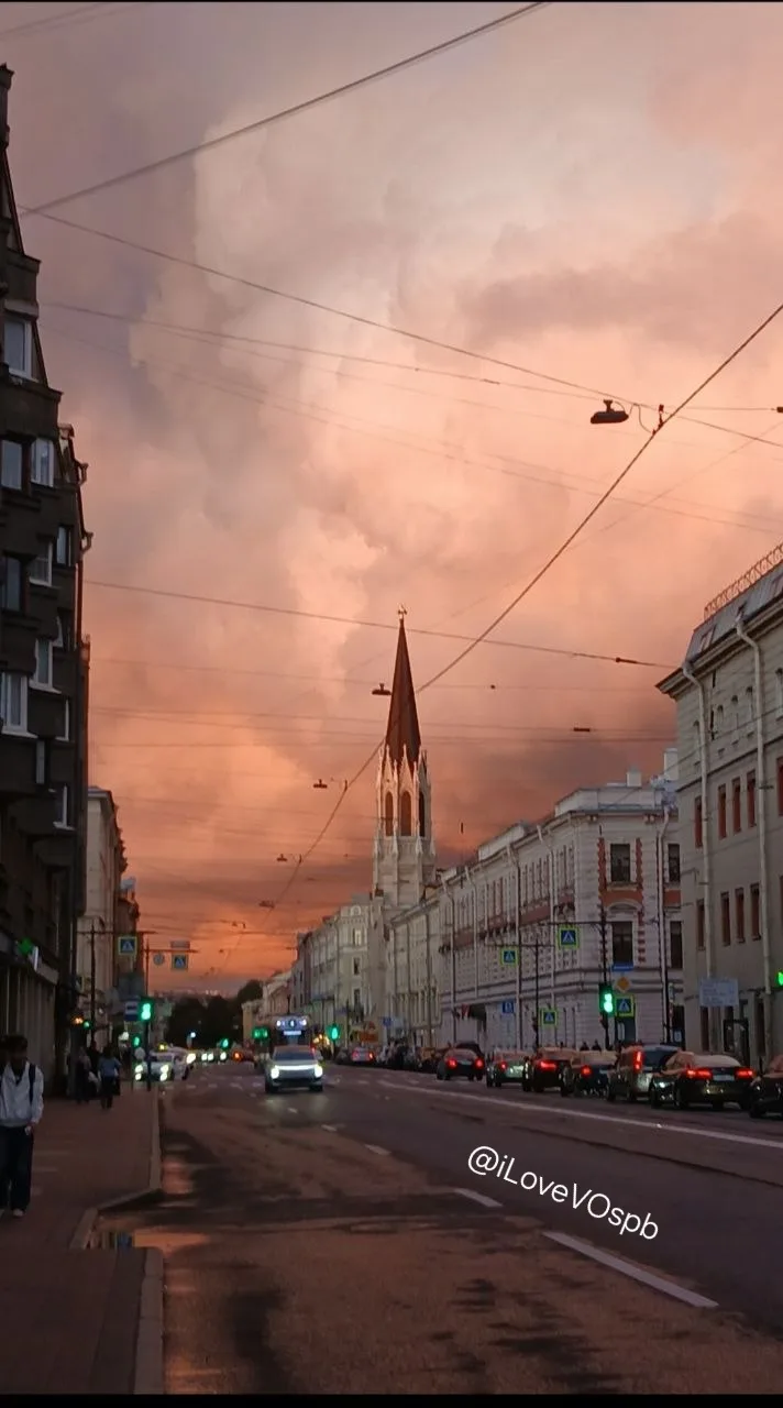 Краски и атмосфера.
