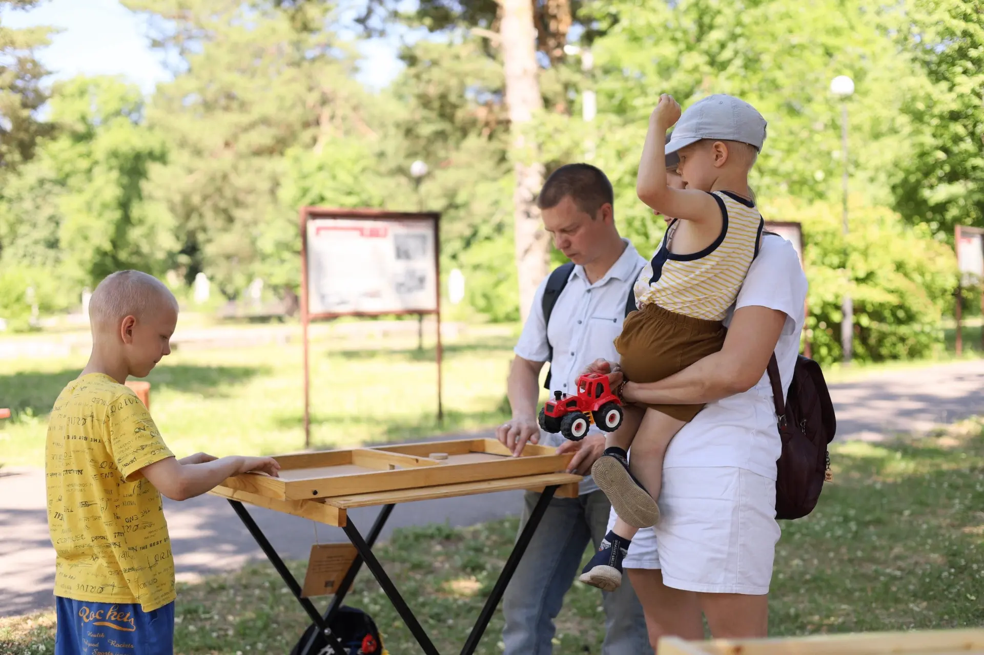 ⭐️ В парке «Патриот» (КЭЗ) с 10 утра народные гулянья - танцы, ярмарка, официальные речи и всё-всё-в