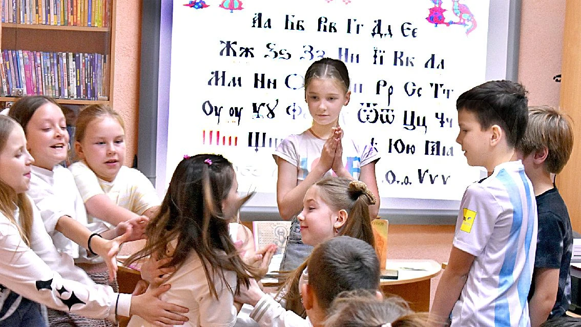 КНИГА, СЛОВО, ТРАДИЦИЯ: ПРАЗДНИЧНАЯ НЕДЕЛЯ В КРАЕВОЙ ДЕТСКОЙ БИБЛИОТЕКЕ   В Год единства народов Рос