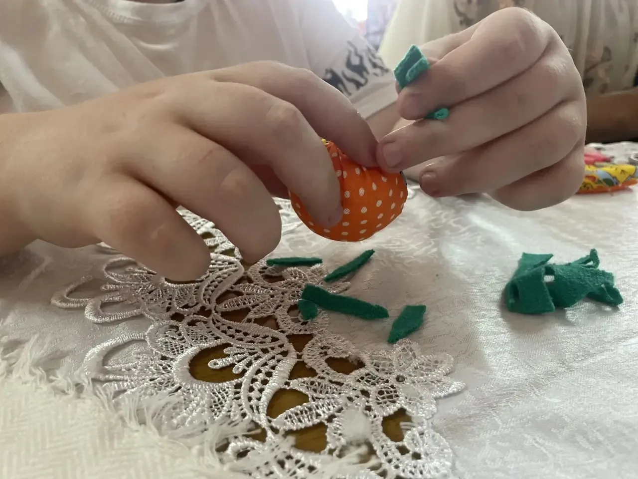Как наши ребята «выращивали» яблоки из ткани ❤️🍎