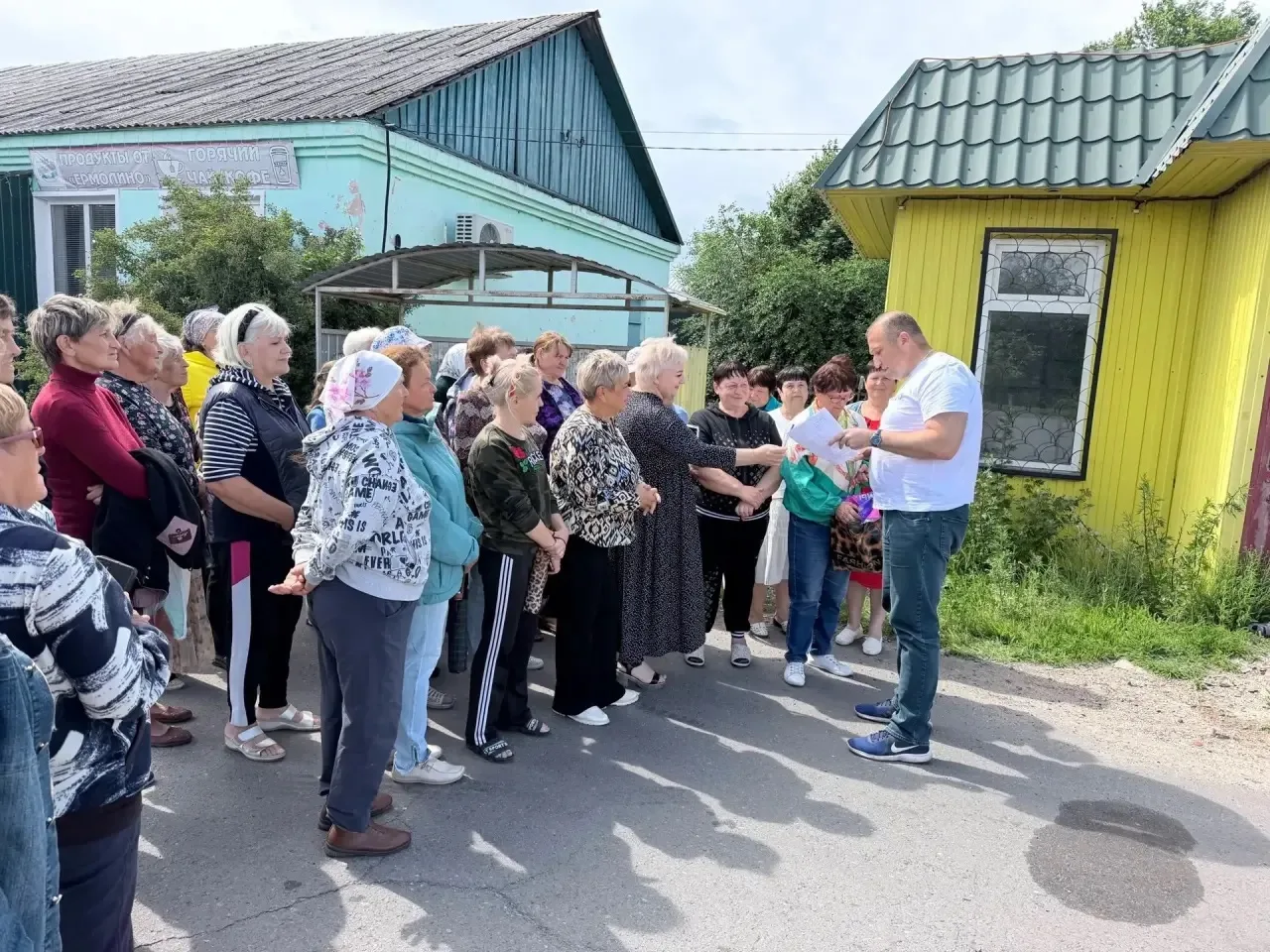 🚌 Посёлок Кшенский: люди без транспорта, власть без лица

По приглашению жителей депутат Алексей То
