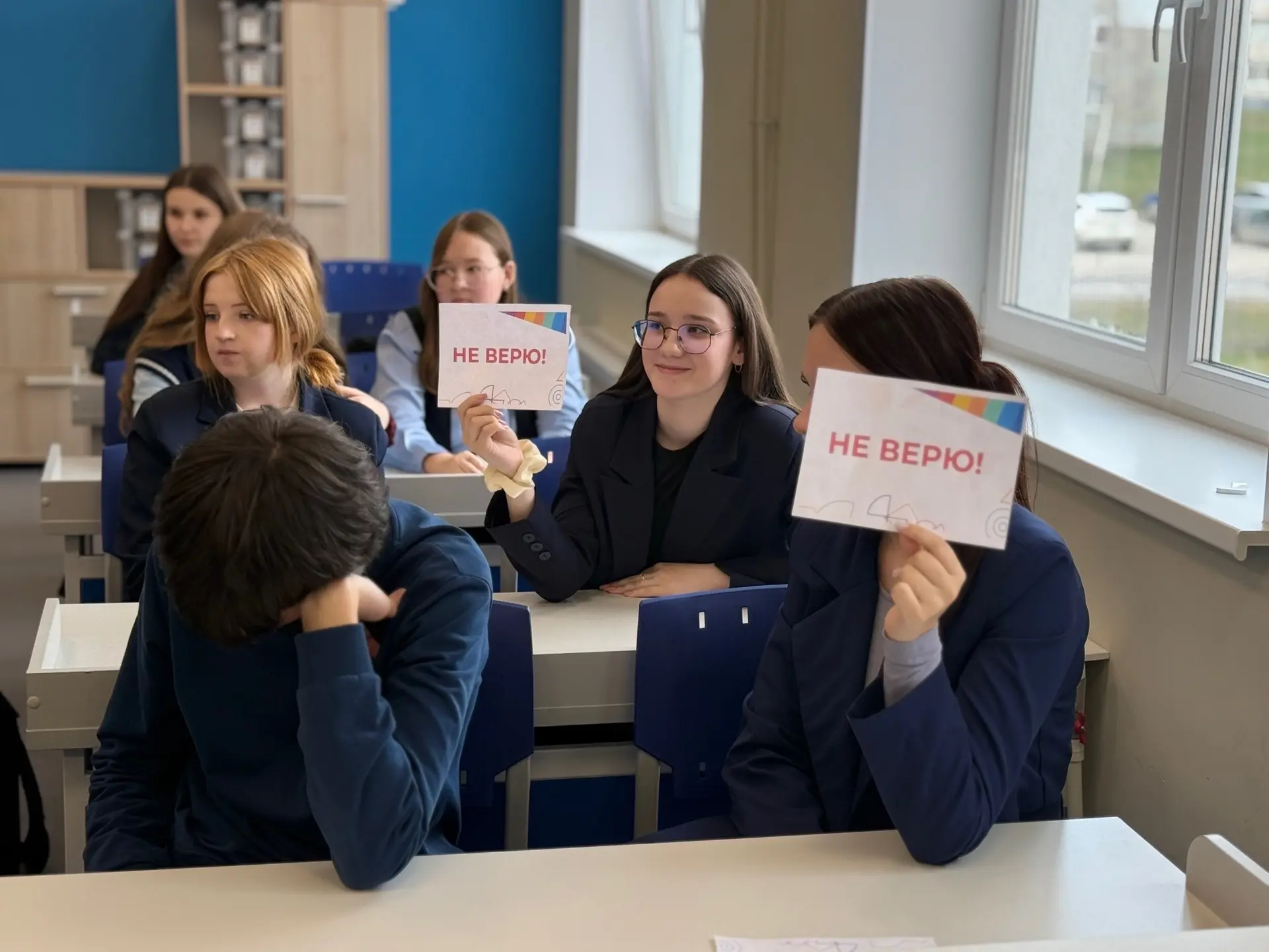 🔥 ВЫБОР БУДУЩЕГО: 9 «Г» КЛАСС ВСТРЕТИЛСЯ С АМБАССАДОРАМИ СИХТ! 🔥  🌟 8 апреля команда амбассадоров Оф