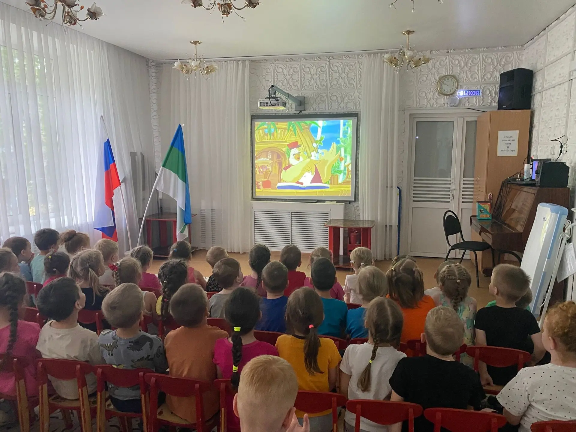 💦Сегодня дождь... 🌨Прогулка отменилась, а детская энергия требовала выхода. Чтобы направить её в п