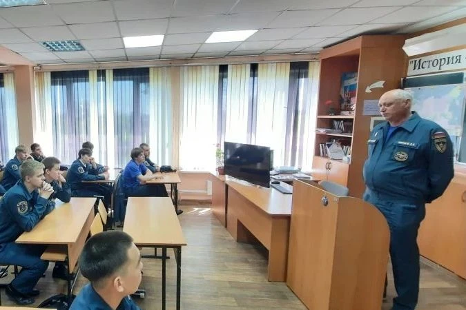 🦺 Будущие спасатели встретились с профессионалом!
В рамках региональной профориентационной акции «Н