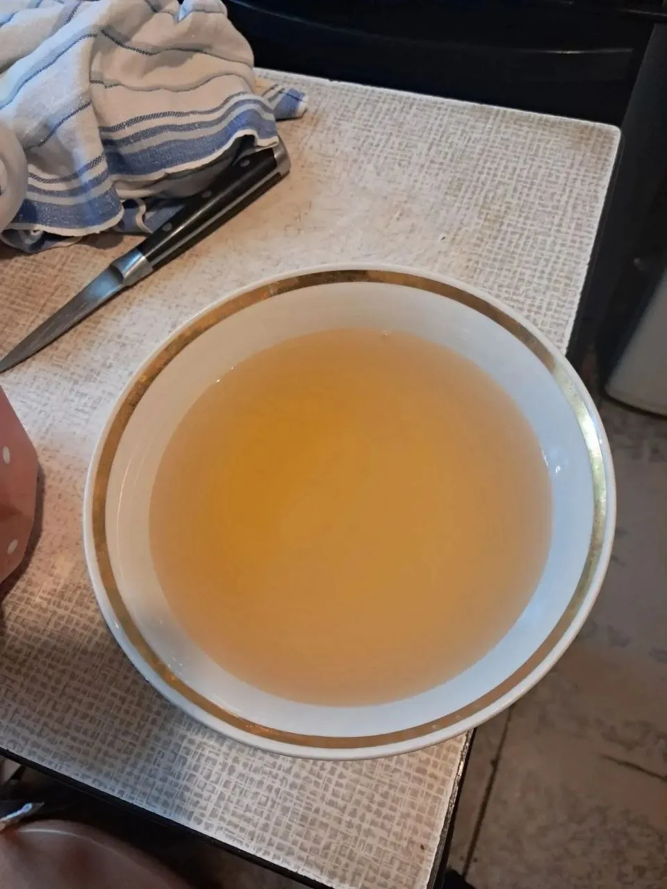 🚰 На Пограничника Гарькавого, 42 второй день идёт ржавая вода с осадком

Жители жалуются на холодну
