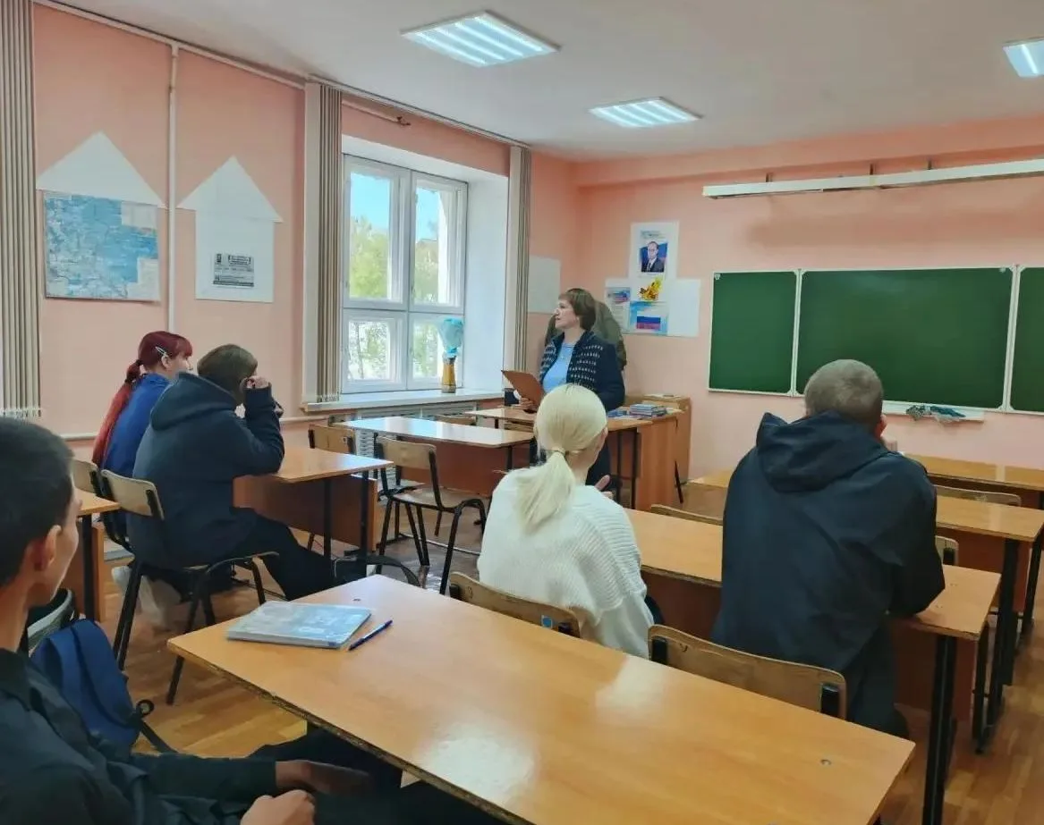 В рамках акции «День Пушкинской карты в Кузбассе» специалисты Акациевской библиотеки и ...