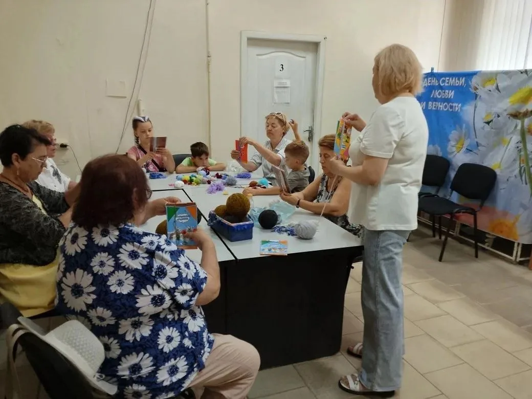 Настоящий праздник преемственности поколений развернулся в КУВО «УСЗН Железнодорожного района г.Воро