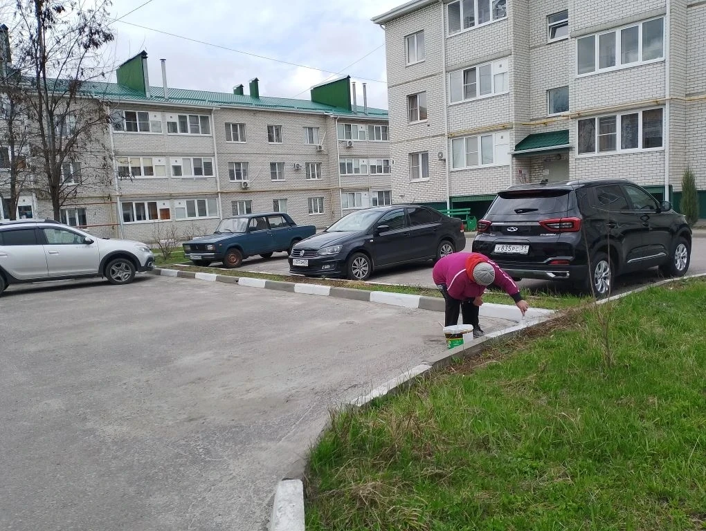 🔔 Новости благоустройства: выполнены работы по покраске дворов к тёплому сезону!