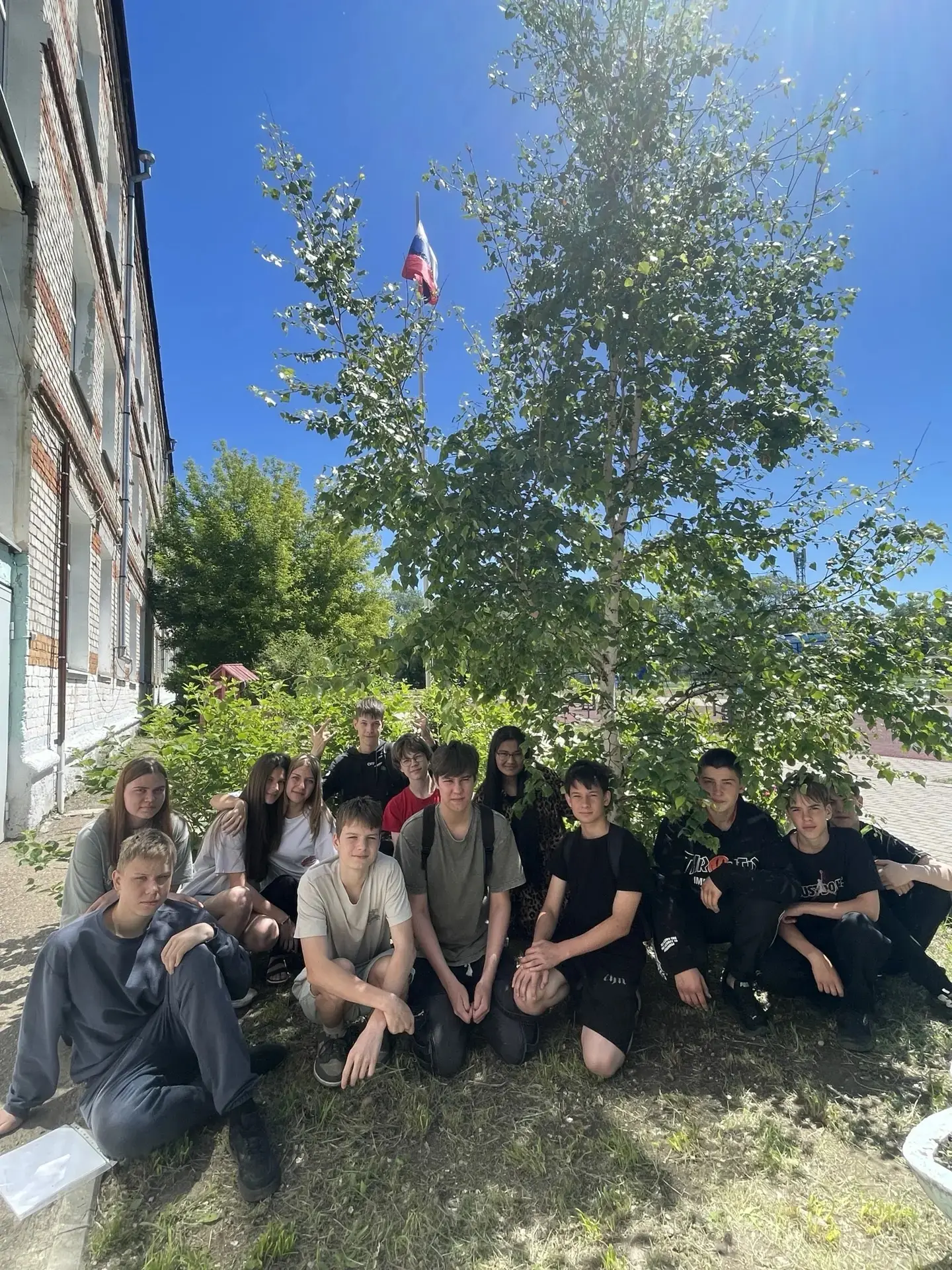 ⎯⎯⎯⎯⎯⎯⎯⎯⎯⎯
🌸 Ты цвети, мой сад цветной, летом, осенью, весной! 🌸

🌿 Наши ребята из экологической 