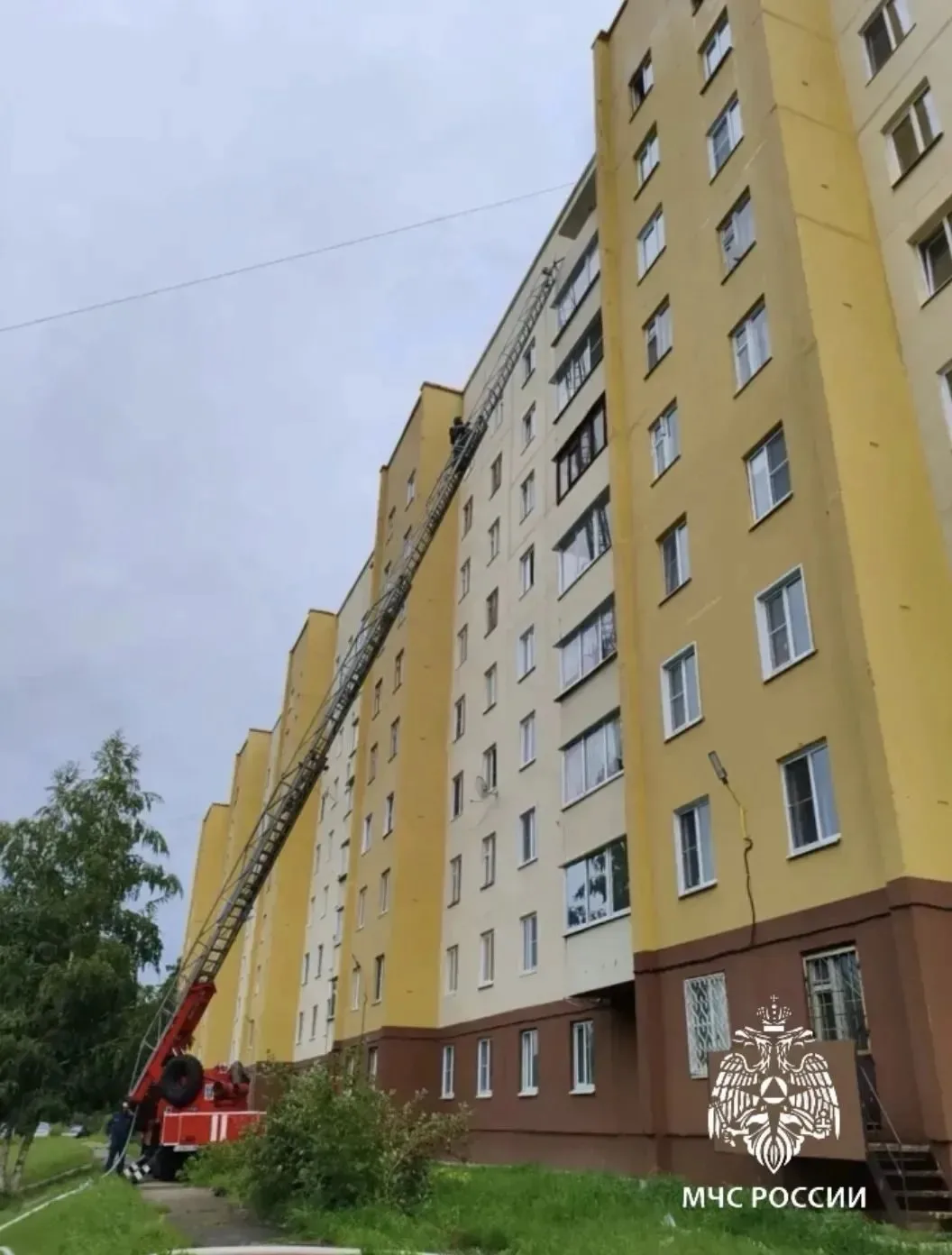 Огнеборцы МЧС России спасли на пожаре в Саянске 4 человек 

В микрорайоне Центральный утром загорела