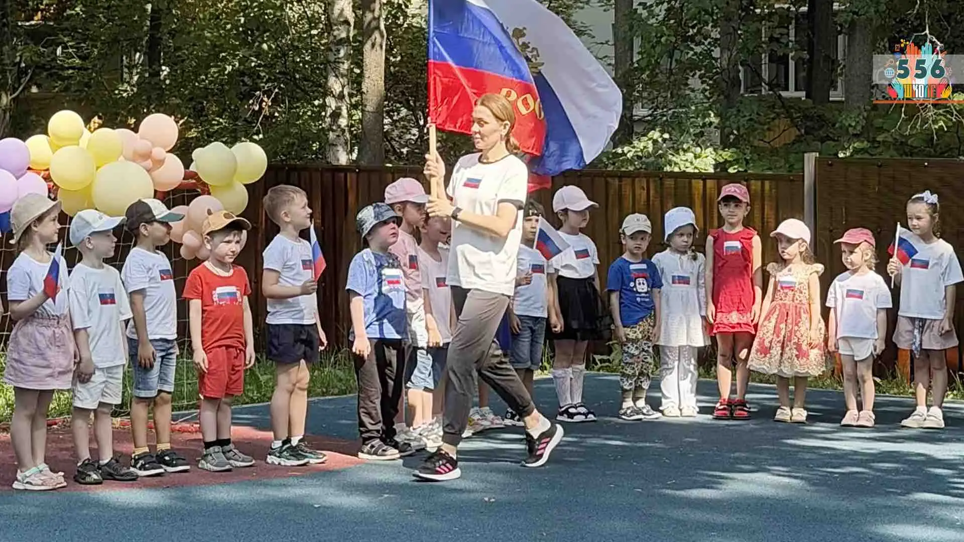 🇷🇺 Россия — Родина моя!

В дошкольных группах #школы556 прошли торжественные мероприятия, посвящён