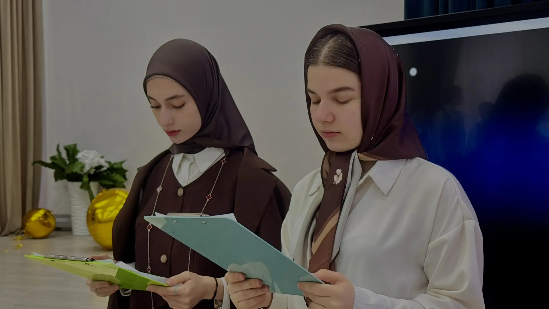 Сегодня, мы с радостью провели общешкольную линейку, посвященную началу нового 2026 года и важным ис