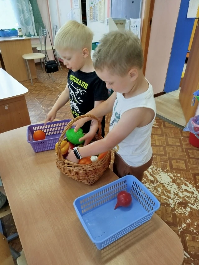 🌟 Мир профессий гла­зами ребенка 🌟
Сегодня прошел насто­ящий день больших от­крытий! Он был посвя­