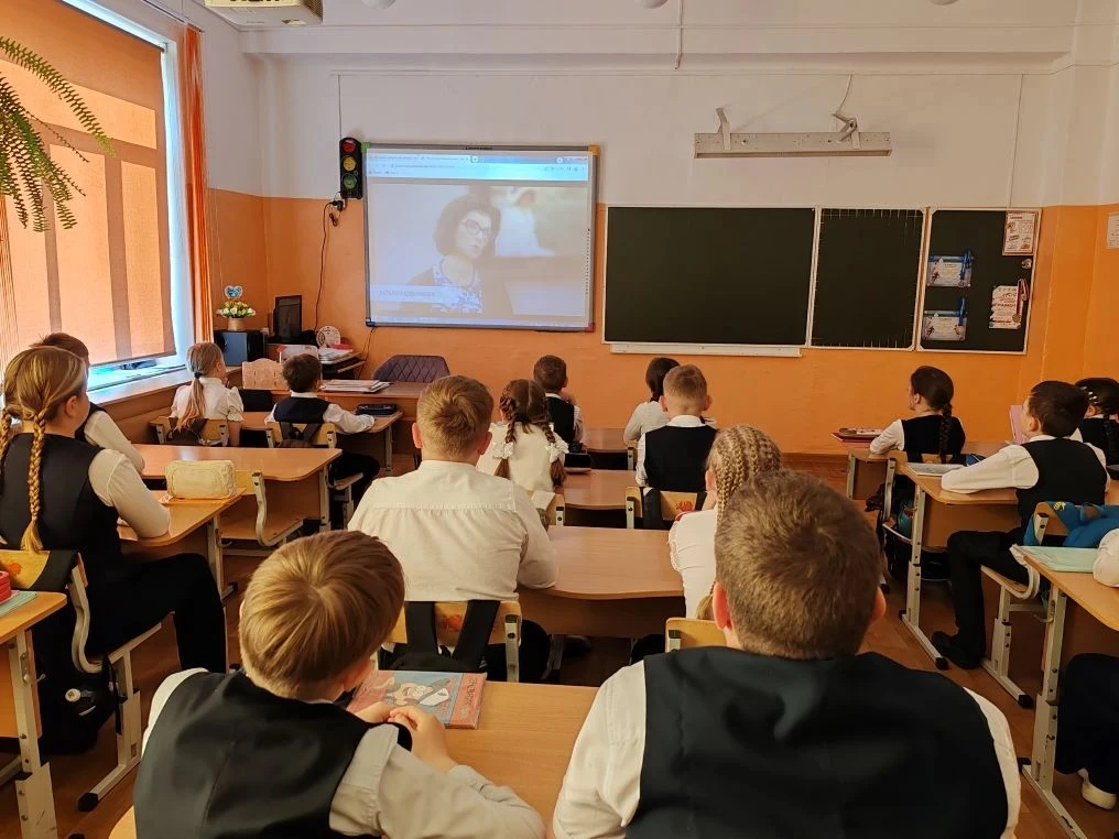 РАЗГОВОРЫ О ВАЖНОМ ПРО ЦЕННОСТИ, КОТОРЫЕ ОБЪЕДИНЯЮТ🤝✨   ✅💫 Сегодня на "Разговоре о важном" обучающие