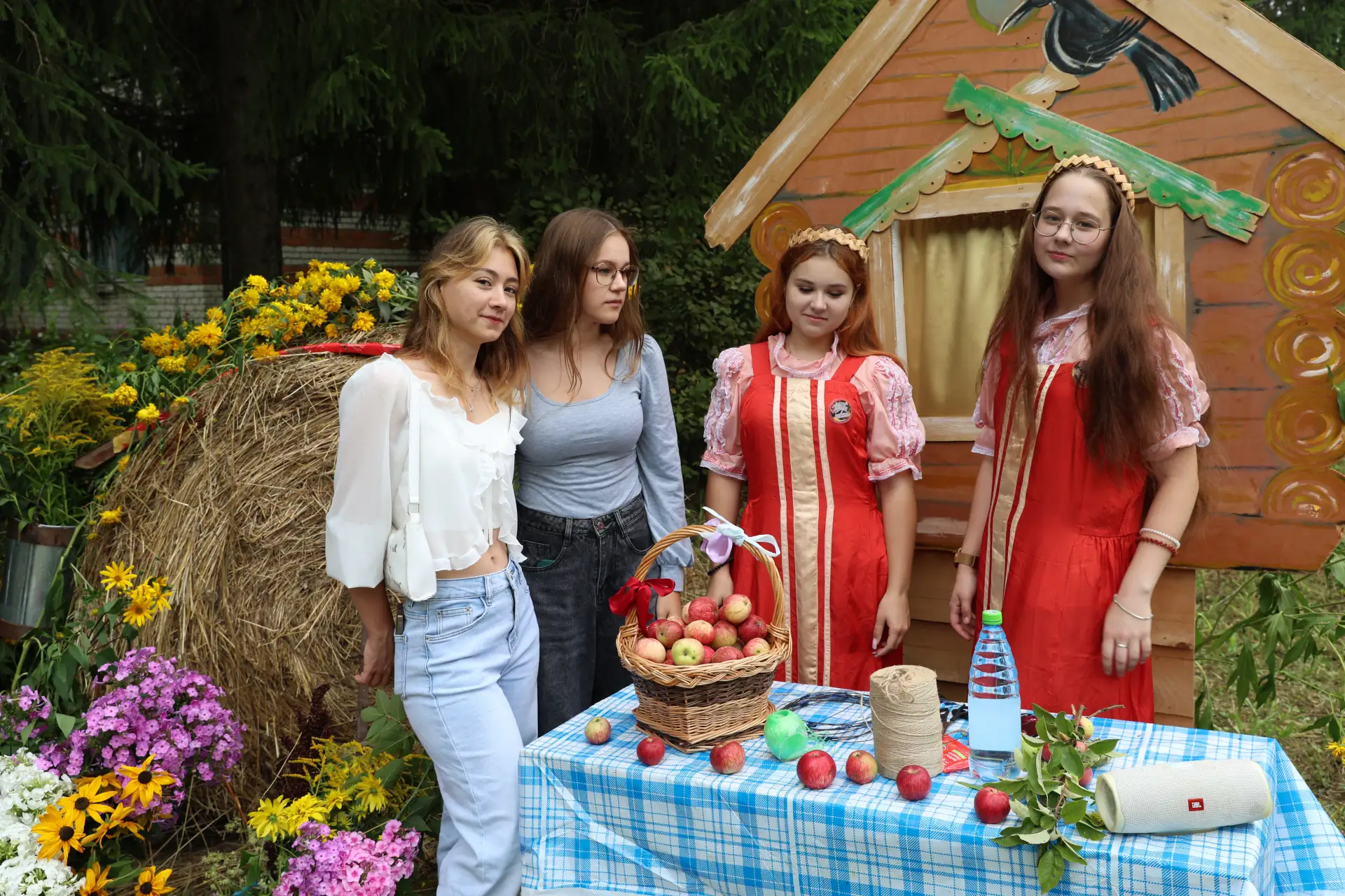 И вновь льется музыка над Крюковкой