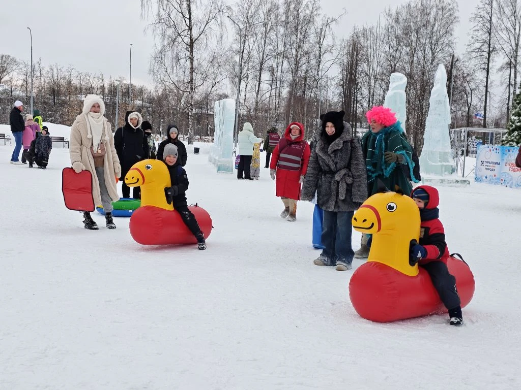 🌟 Погружаемся в зимнюю сказку 🌟  Сегодня в городском парке прошла развлекательная новогодняя програм