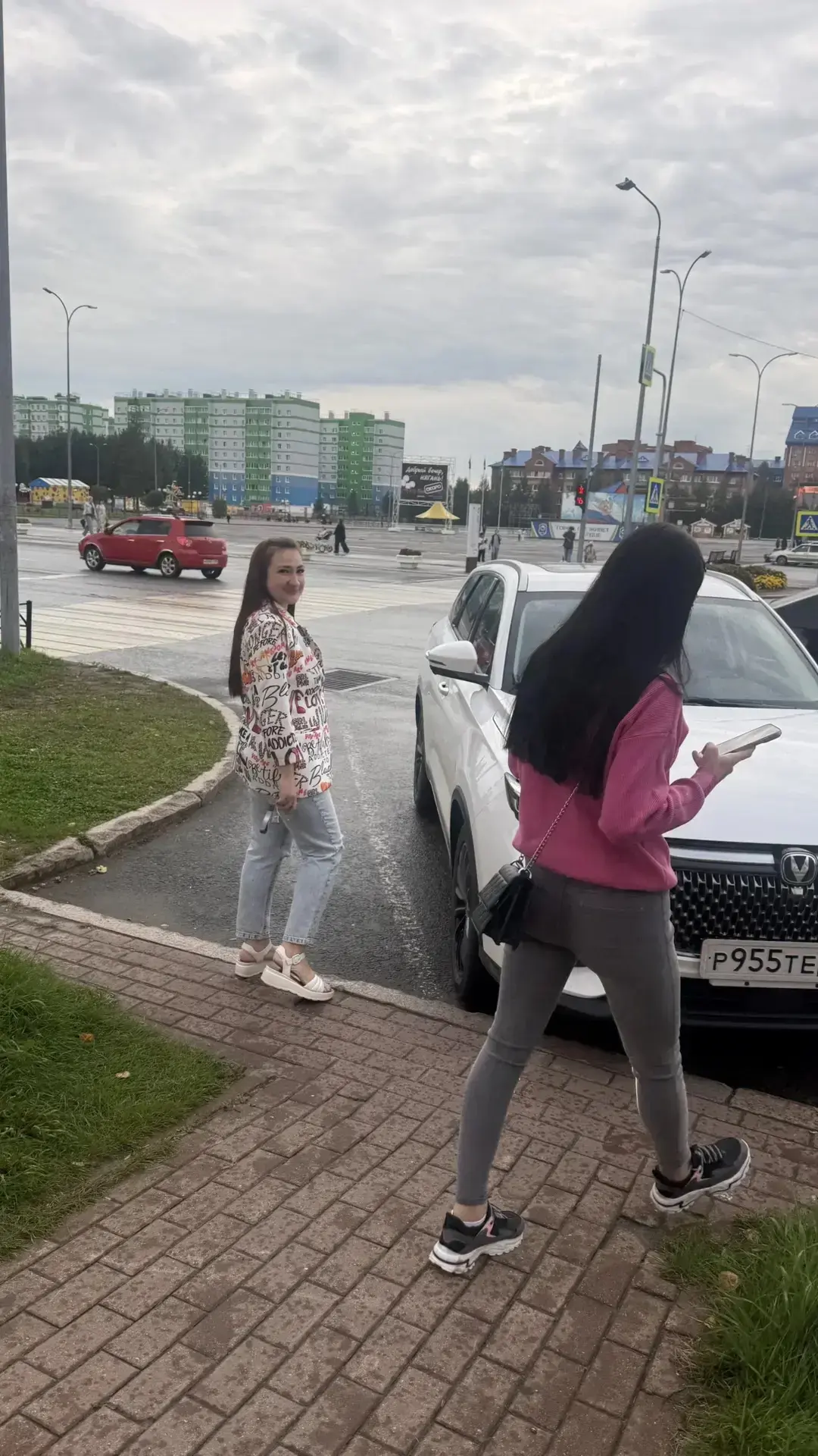 Сегодня весь день дико болела голова , вытянули меня попить кофе ❤️спасибо крошки