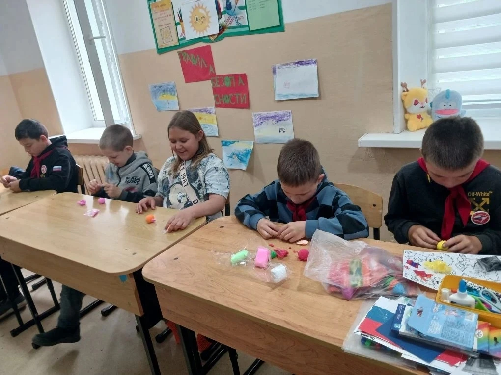 Сегодня дети посетили занятие, посвященное насекомым. Они узнали об опасностях, которые...