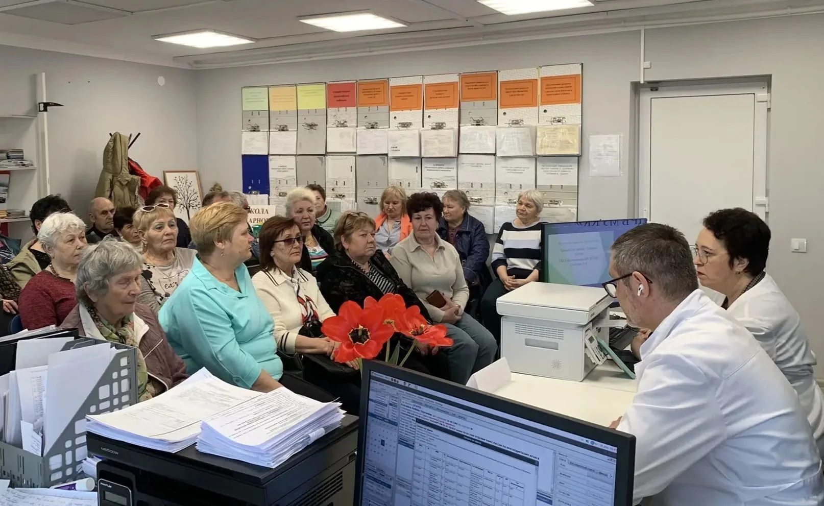 🏥 Ветераны и врачи: честный разговор о главном  В ЦРБ прошла традиционная встреча ветеранской органи