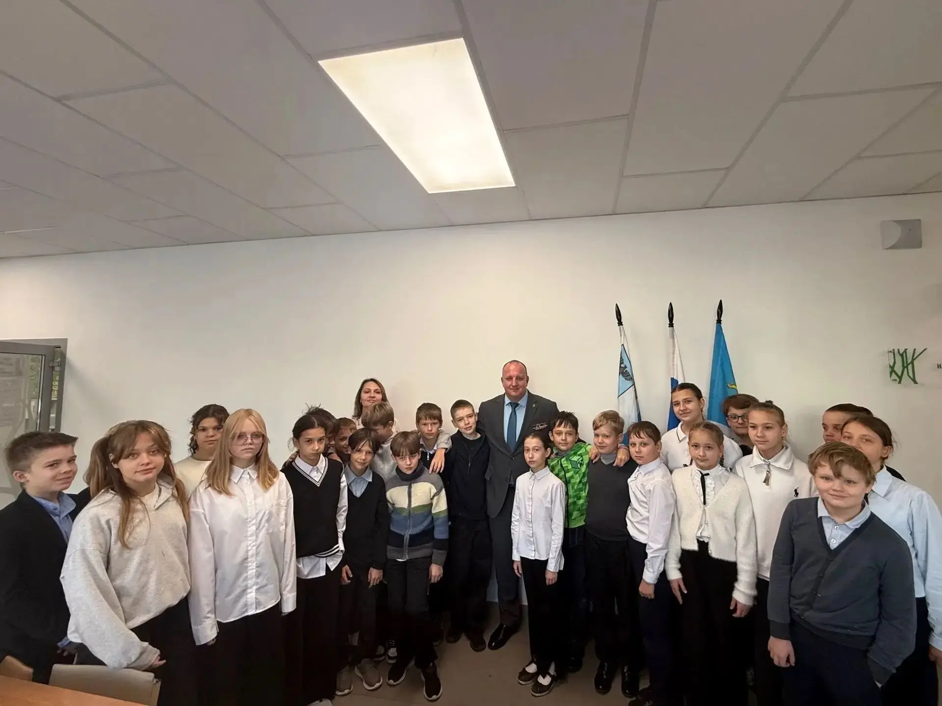 Сегодня, в День Сухопутных войск РФ, провёл урок мужества для ребят 5 «Б» класса гимназ...
