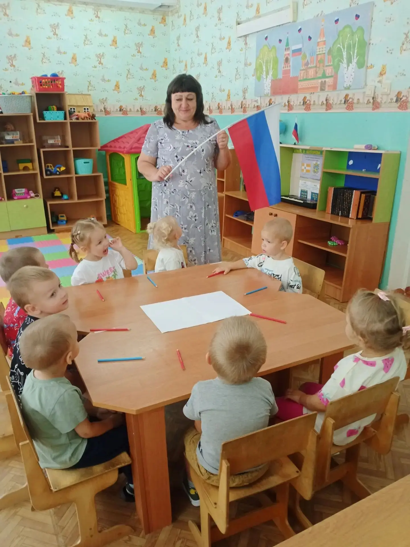 В преддверии Дня Государственного флага Российской Федерации воспитатель Погорелова Н.В...