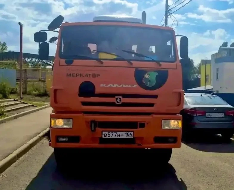 Силами МБУ "Дорстрой" продолжаются работы по благоустройству в круглосуточном режиме.