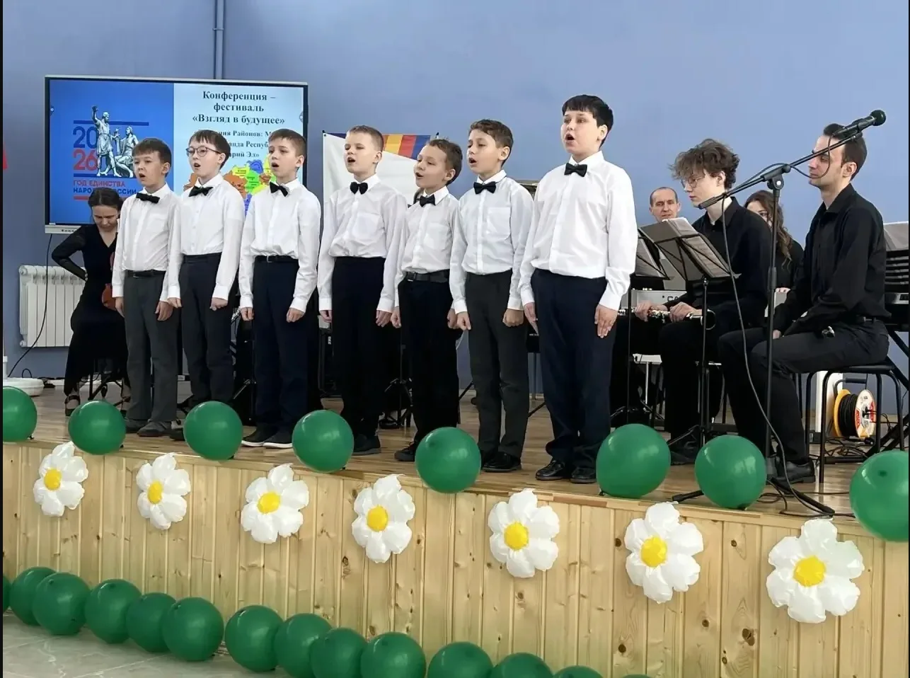 💥Учащиеся, выпускники и преподаватели Медведевской детской школы искусств побывали в г...