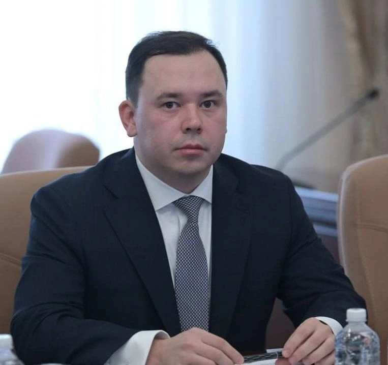 Пишут, что глава краевого Минпромторга Тимур Саматов покинул свой пост.  Он проработал в Хабаровском