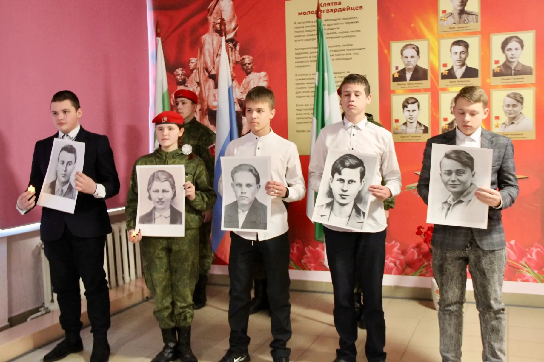 🕯 Линейка памяти героев-молодогвардейцев прошла в школе  В школе состоялась торжественная линейка, п