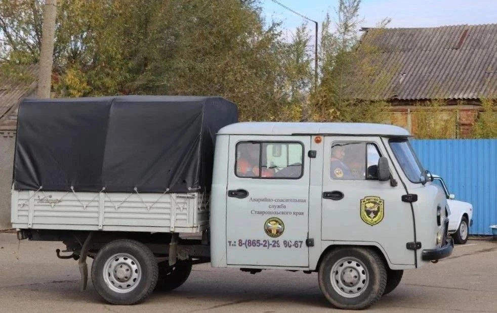 🐟 Рыбаки попали в беду в селе Красногвардейском — выбраться им помогли спасатели.