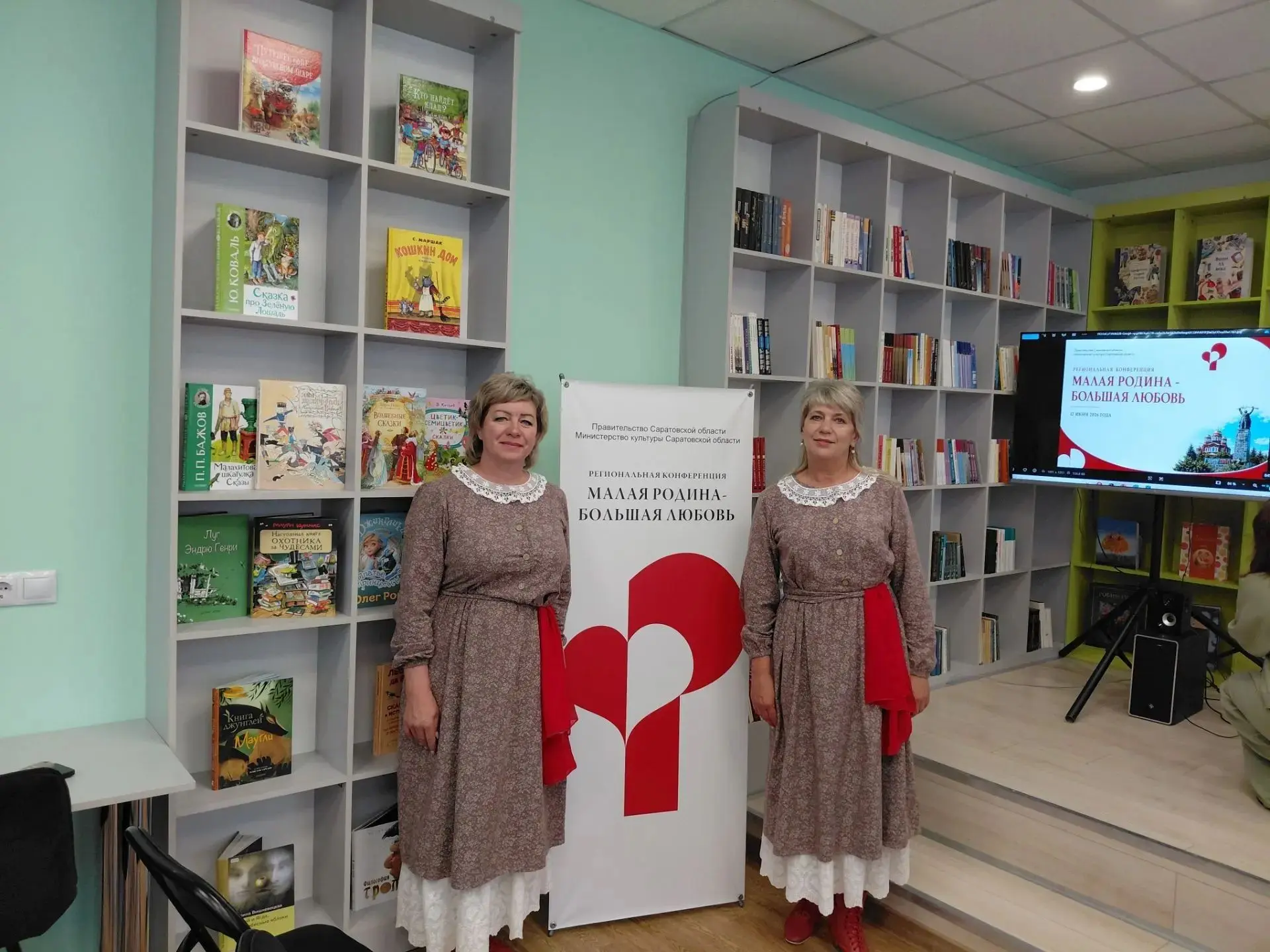 17 июня специалисты Культурно-досугового центра с. Каменка Инесса Левченко и Татьяна Дорошенко приня
