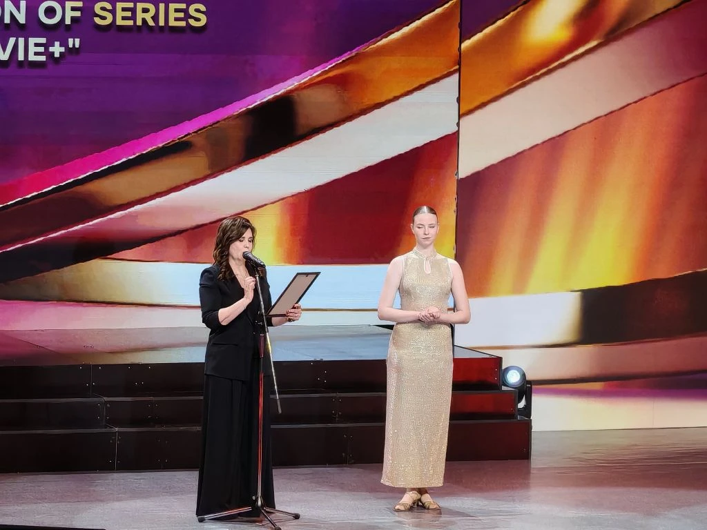 🎉Встречаем победителей сериальной номинации «Кино +»!  Диплом конкурса получает лента «Следопыт» Сер