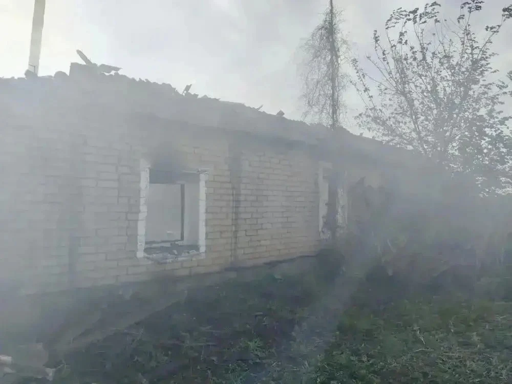 Непотушенная сигарета стала причиной пожара, в котором погиб человек.  Пожар случился в частном доме