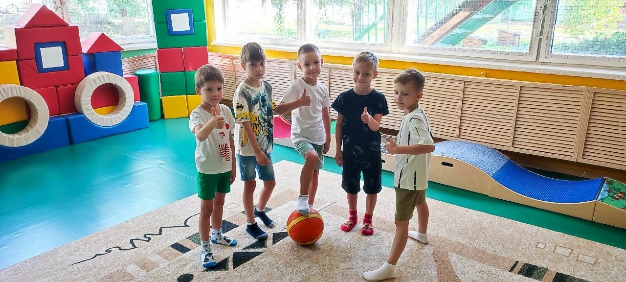 ⚽В подготовительной группе № 12 «Капелька» прошло тематическое мероприятие ко Дню физку...