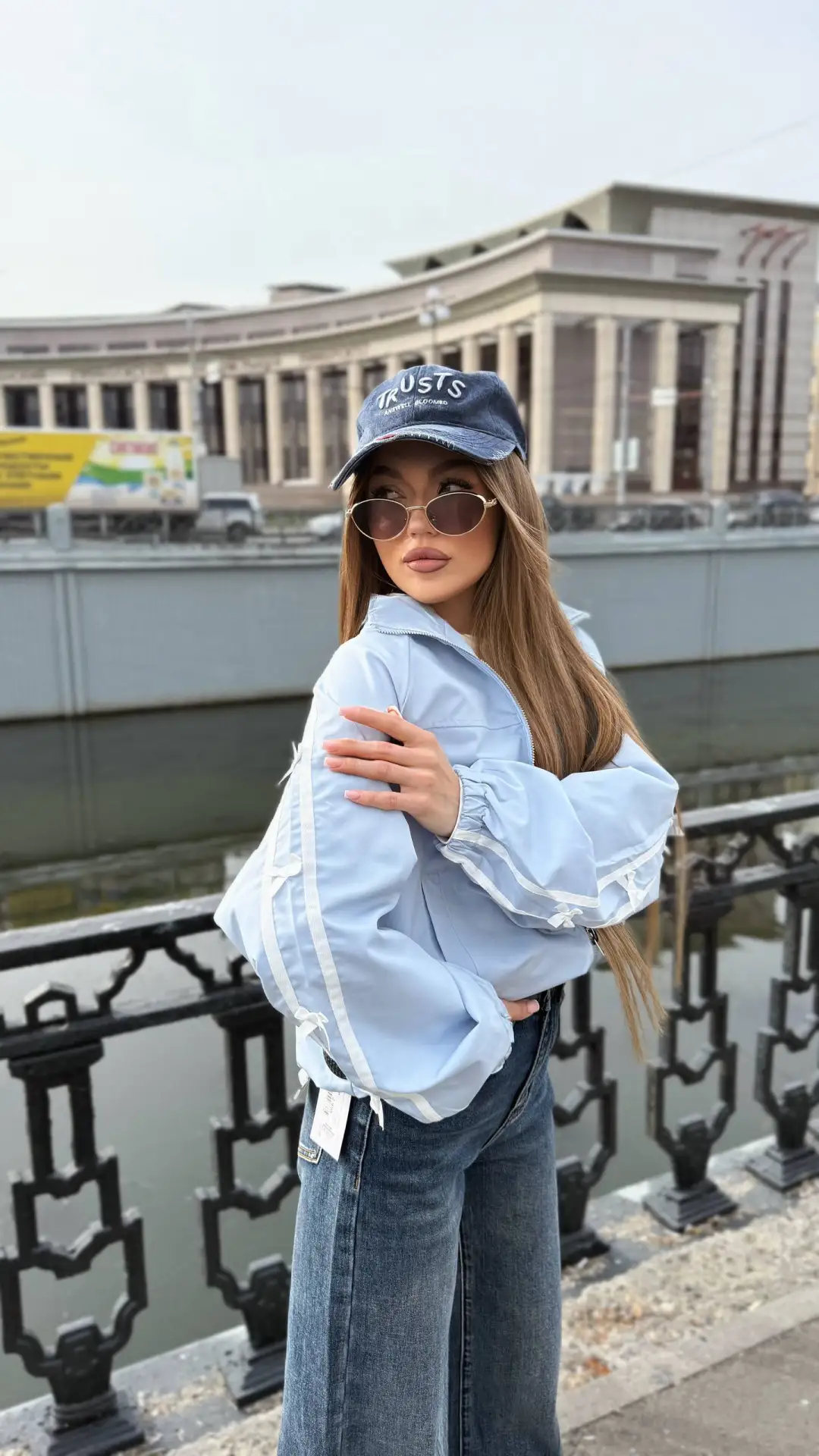Ещё один классный образ с бомбером 💕