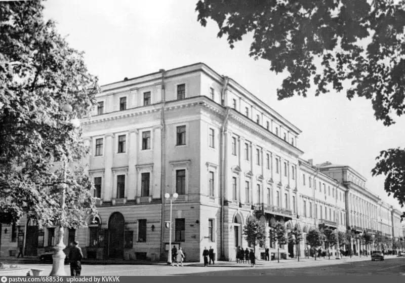 ДЕНЬ В ИСТОРИИ САНКТ-ПЕТЕРБУРГА – 12 ИЮНЯ 
 
🎹12 июня 1921 года в Петрограде в бывшем зале Дворянск