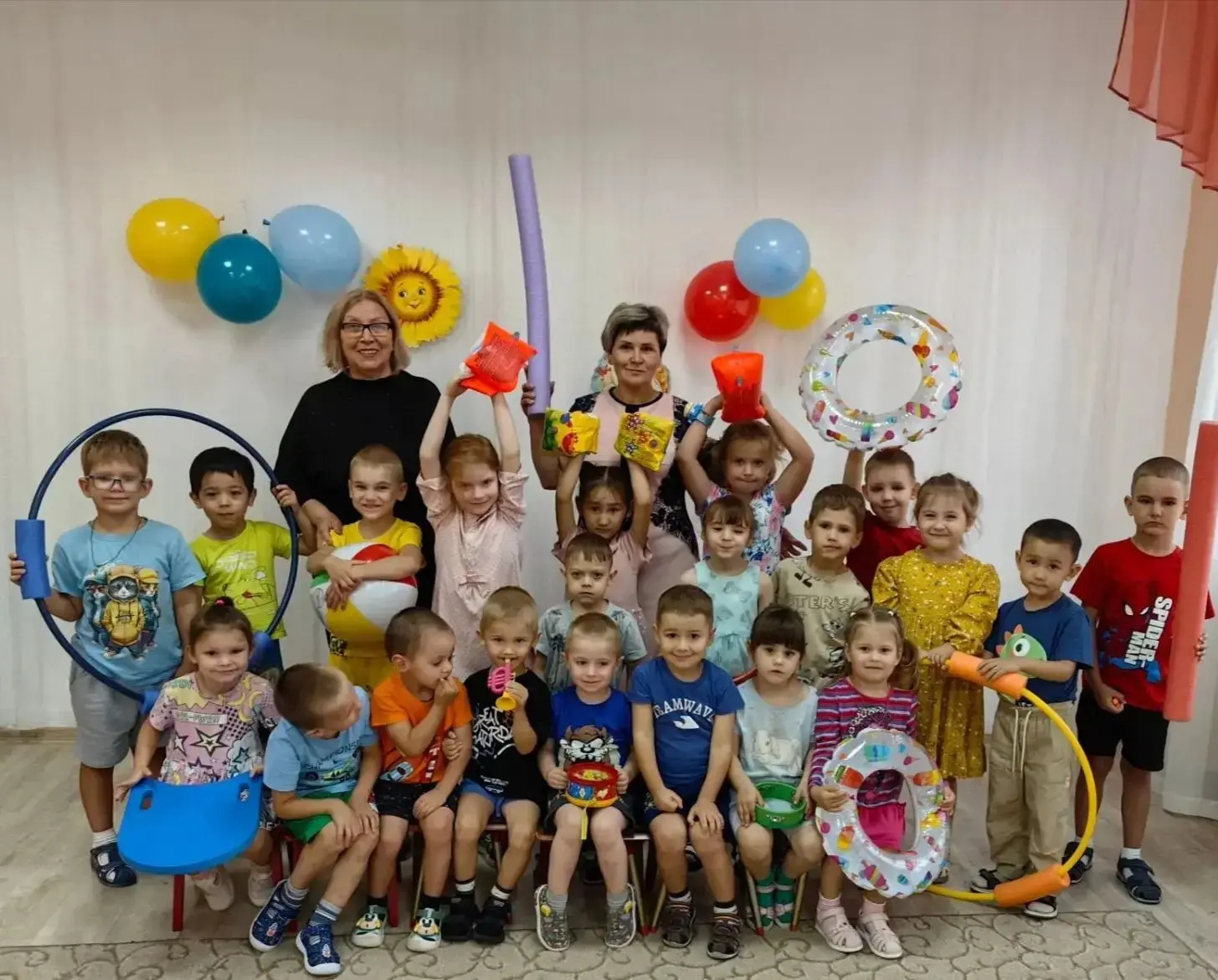 Три месяца лета как миг пролетело,