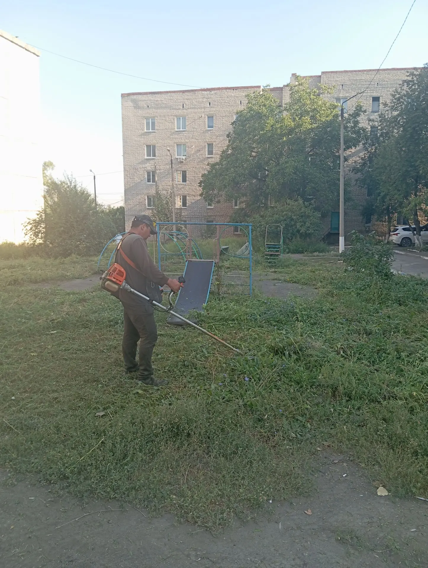 Покос детской площадки по ул.Л.Чайкиной 11