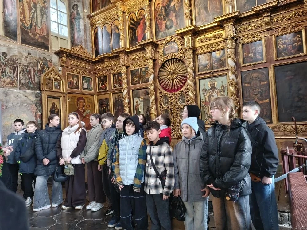 Учащиеся 5А, 5К и 5Д  17-18 апреля посетили столицу Золотого кольца - г.Ярославль, а также г. Углич 