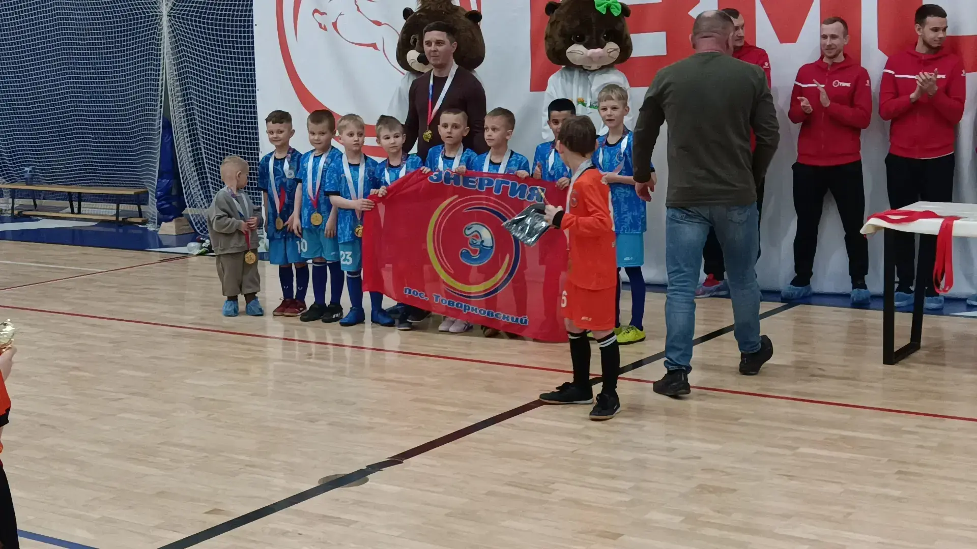 На прошедших выходных  проходил Зимний чемпионат по футзалу на призы МФК "ТЗМС" в г. До...
