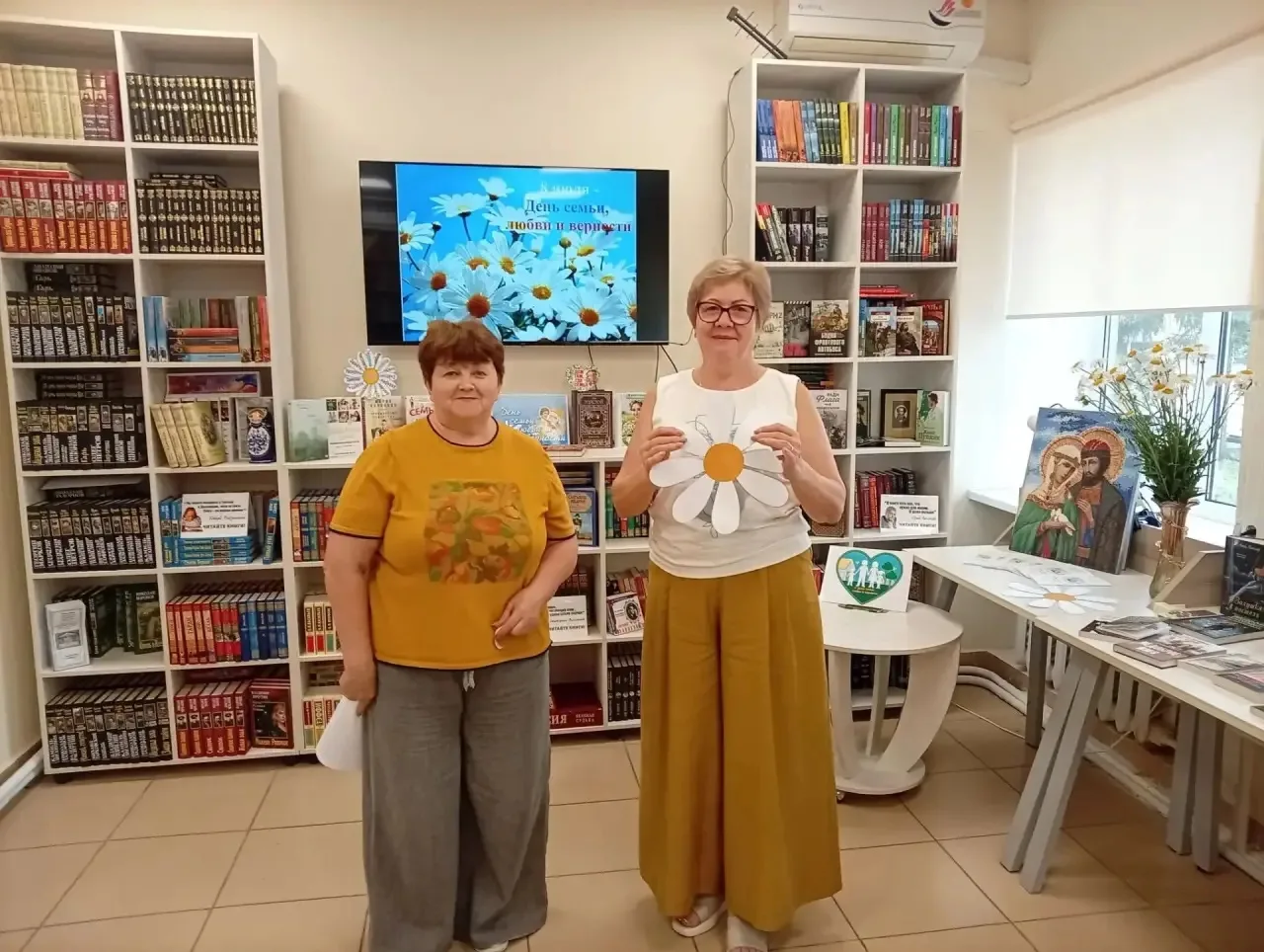 🌼🌼🌼В Новоселицкой модельной библиотеке «ПОЗИТиВ» прошла праздничная программа «Главное в жизни - 